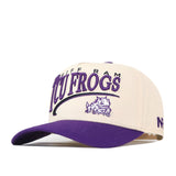 The No Rivals TCU Horned Frogs Stride Hat is a white and purple snapback cap featuring “TCU FROGS” and a horned frog logo expertly embroidered on the front. This officially licensed hat offers high-quality detailing, making it the perfect accessory for any dedicated fan.