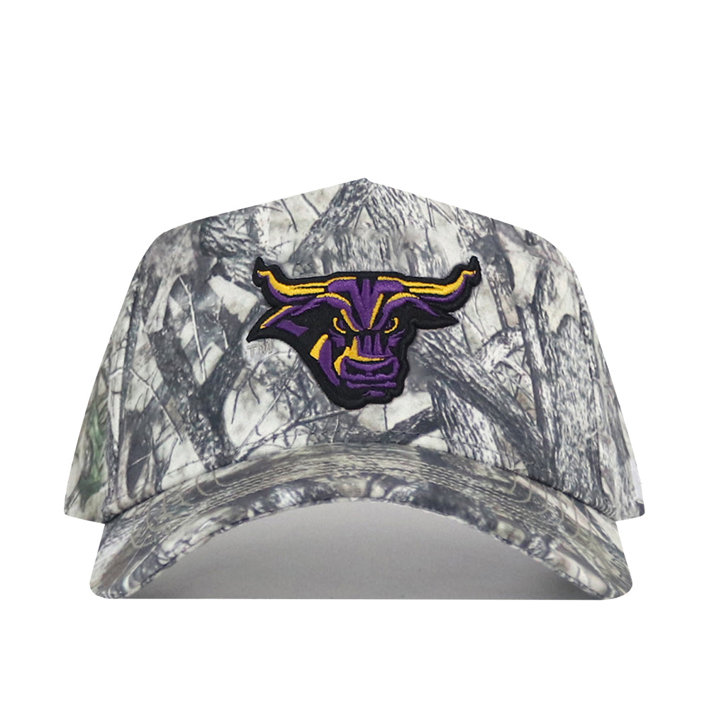 Show your Mavericks spirit with the Minnesota State University Mankato Outland Hat by No Rivals. This gray camo snapback baseball cap features a bold, purple and yellow embroidered bull logo on the front, complete with sharp yellow horns and a fierce expression—perfect for your next gameday outfit.